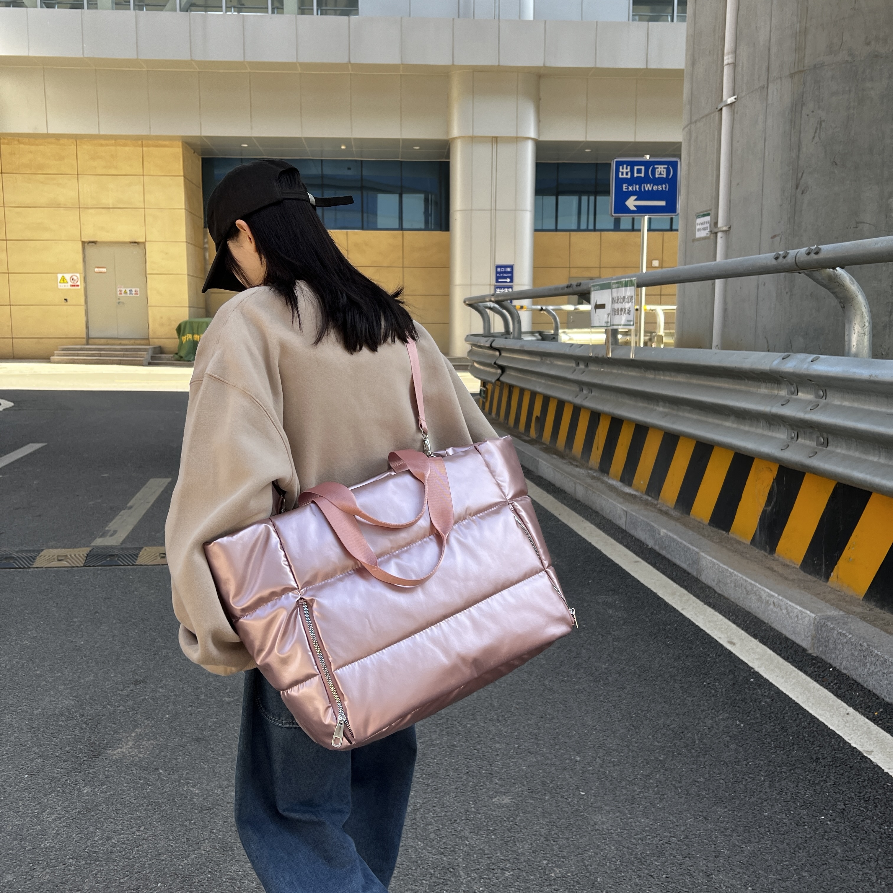 Women Y2k Silver Shoulder Bag  - Down Jacket Packable 리뷰 및 가격